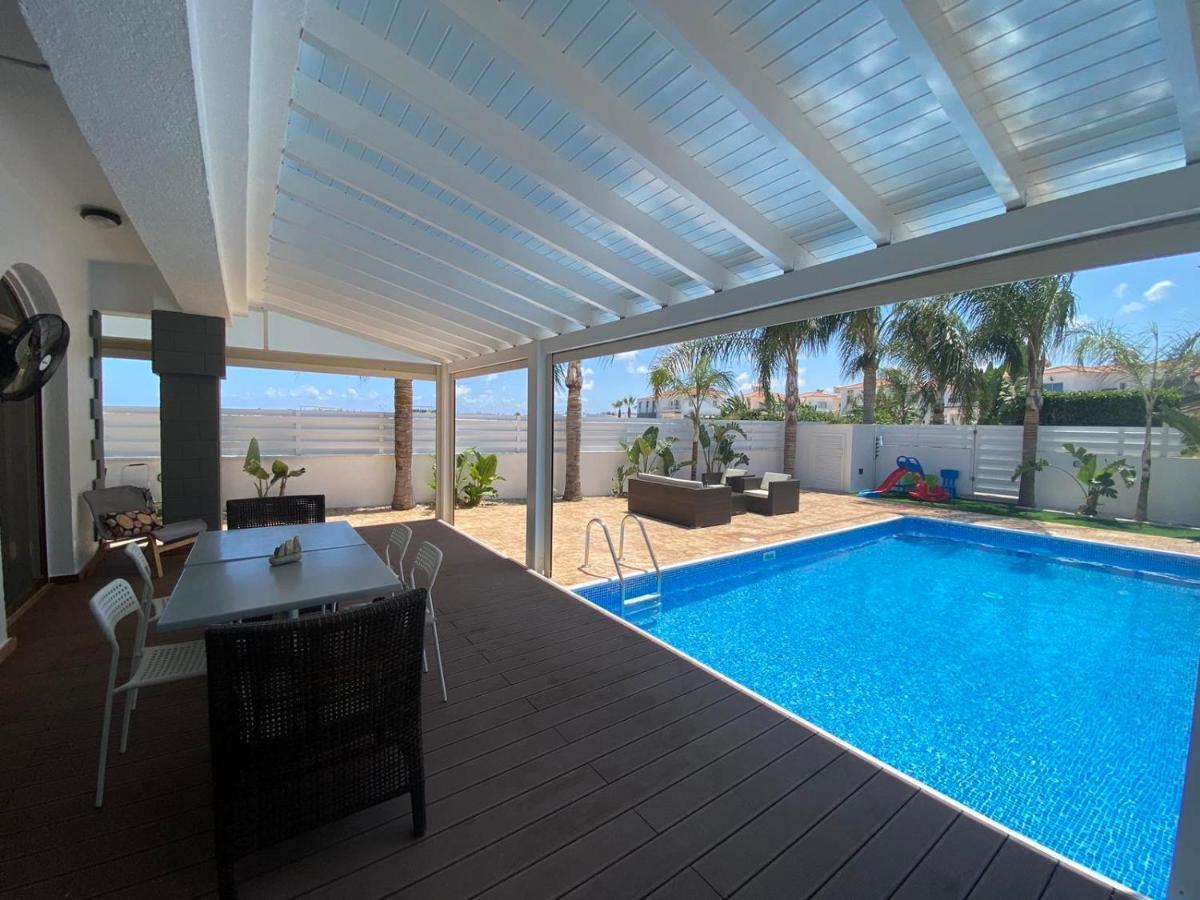 Villa Angel - Exotic Villa 200M From Beach Paralimni Exterior photo