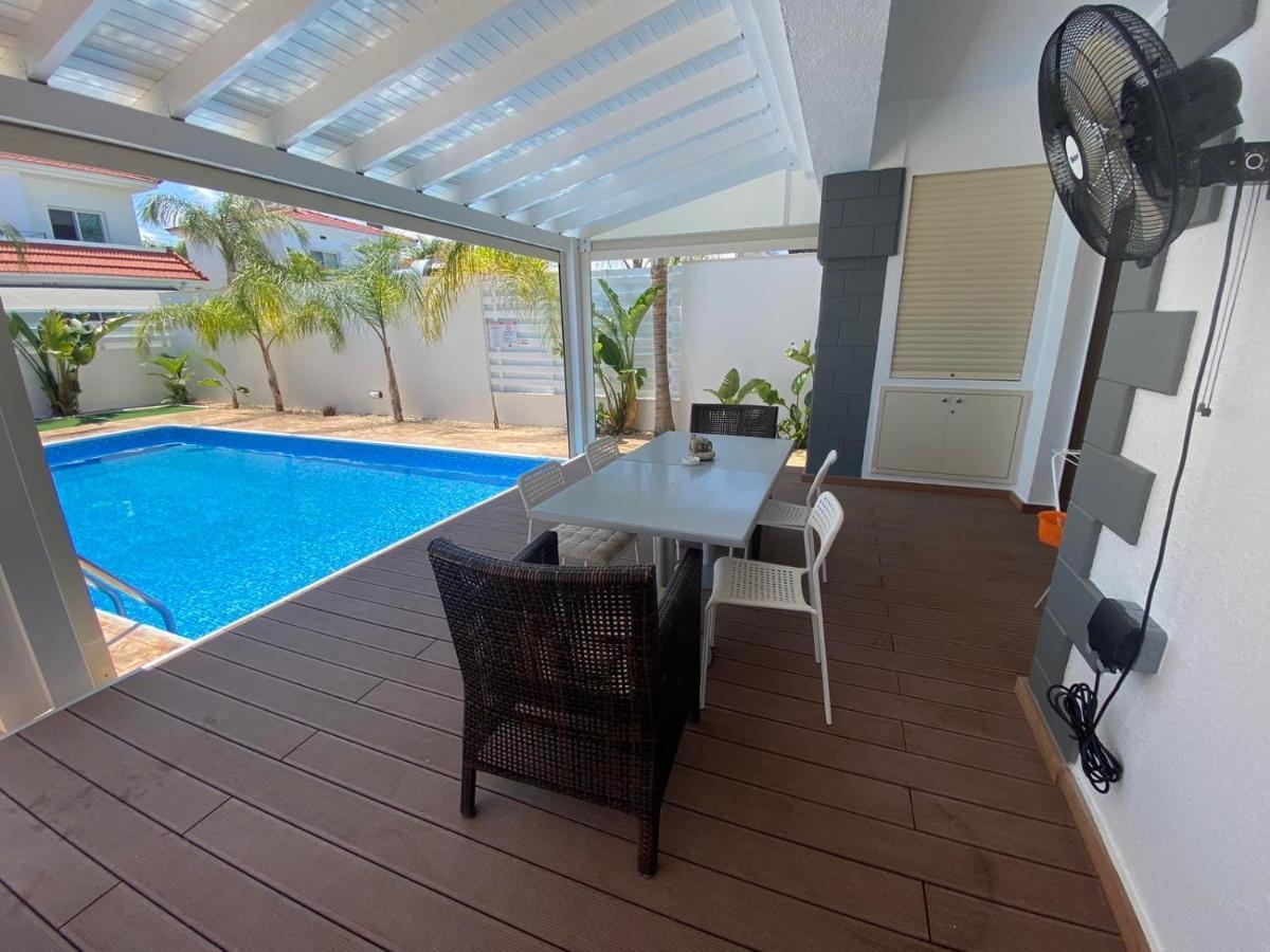 Villa Angel - Exotic Villa 200M From Beach Paralimni Exterior photo