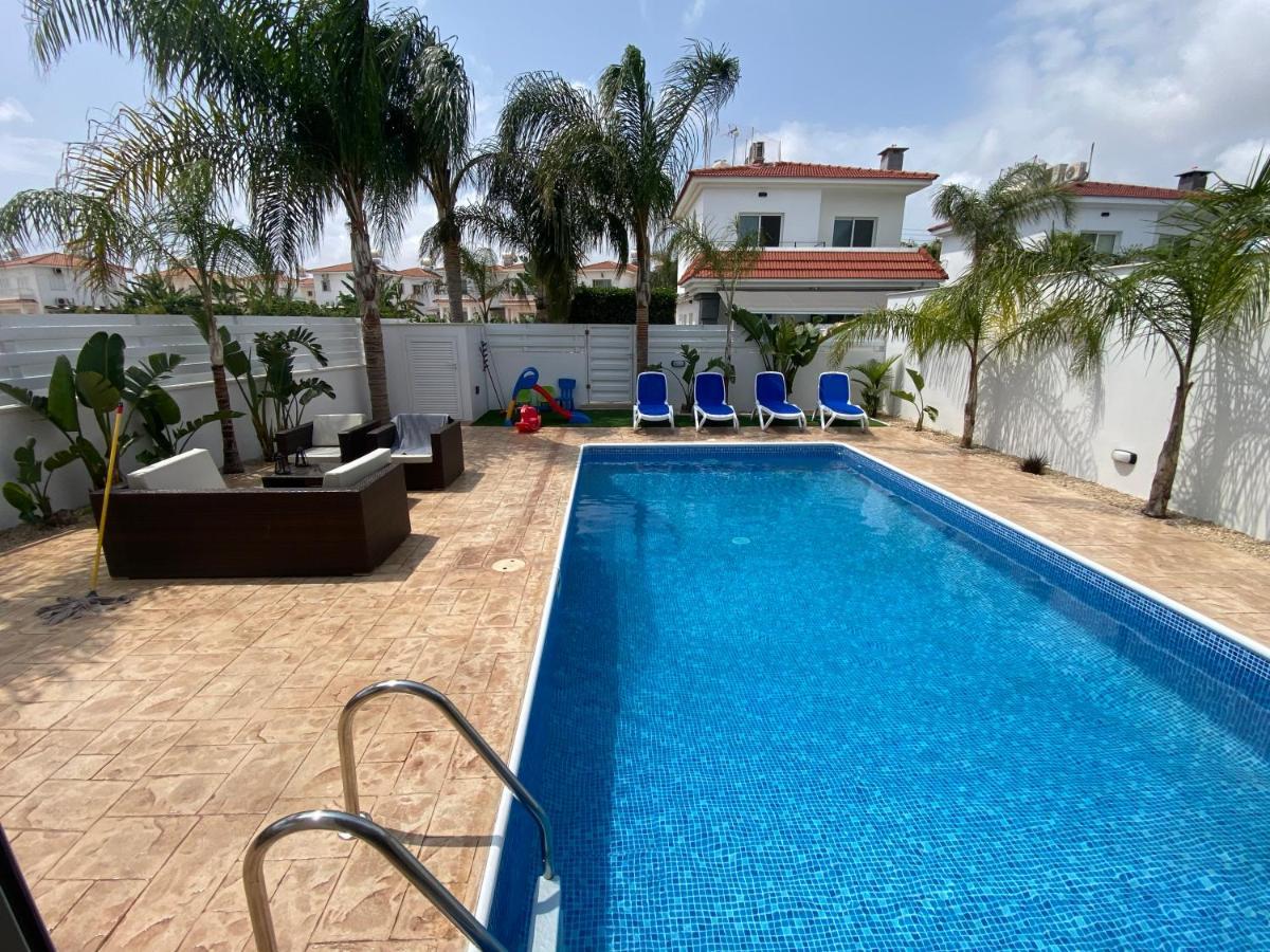 Villa Angel - Exotic Villa 200M From Beach Paralimni Exterior photo